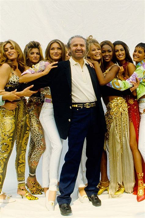 tessuto di pelle versace|Così Gianni Versace ha creato il glamour italiano.